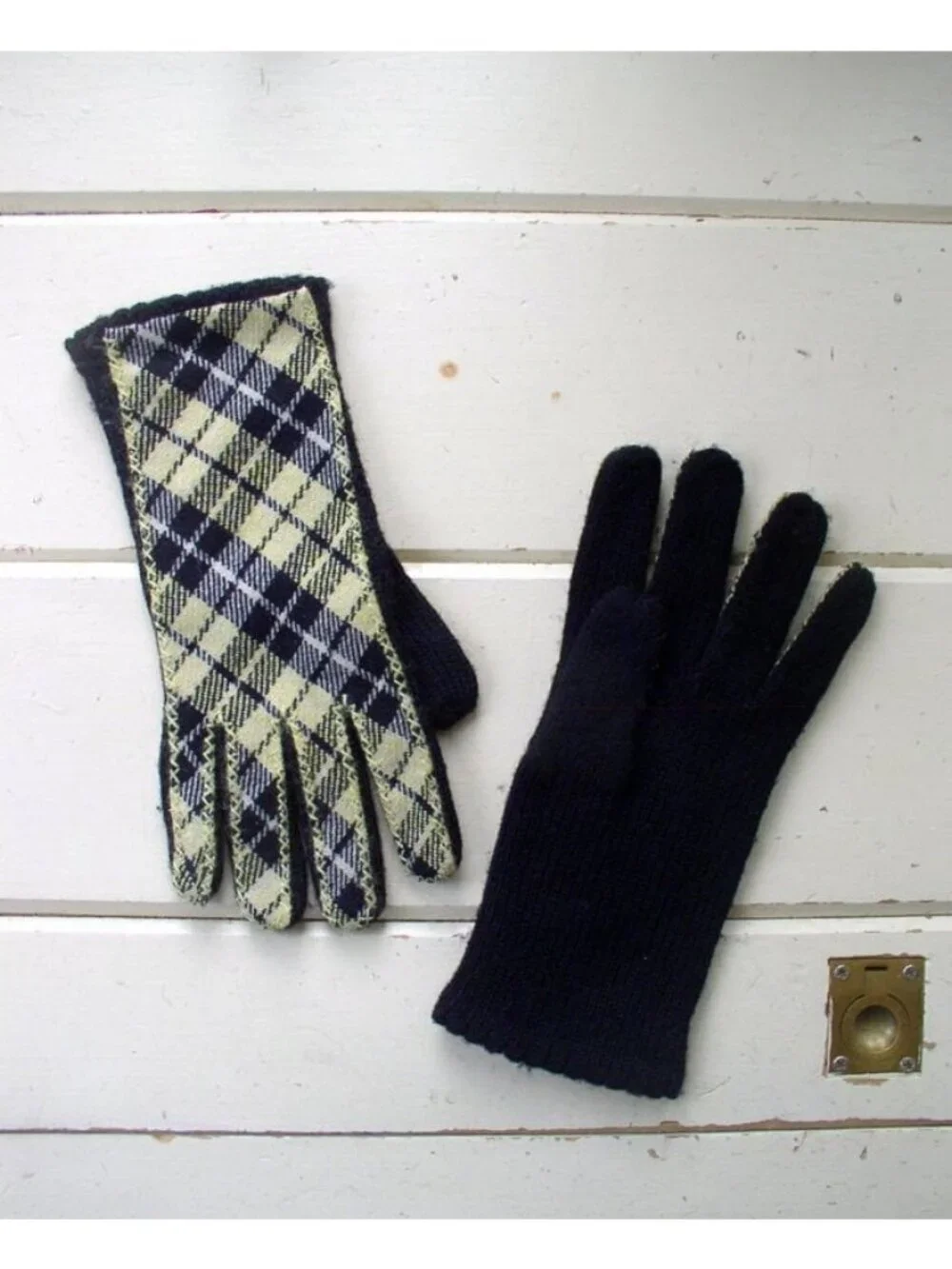 Vintage 1950's Wool Gloves / 50's Pale Yellow & Black Preppy Plaid Knit Winter G